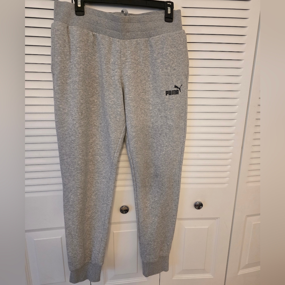 Puma Essentials logo fleece joggers